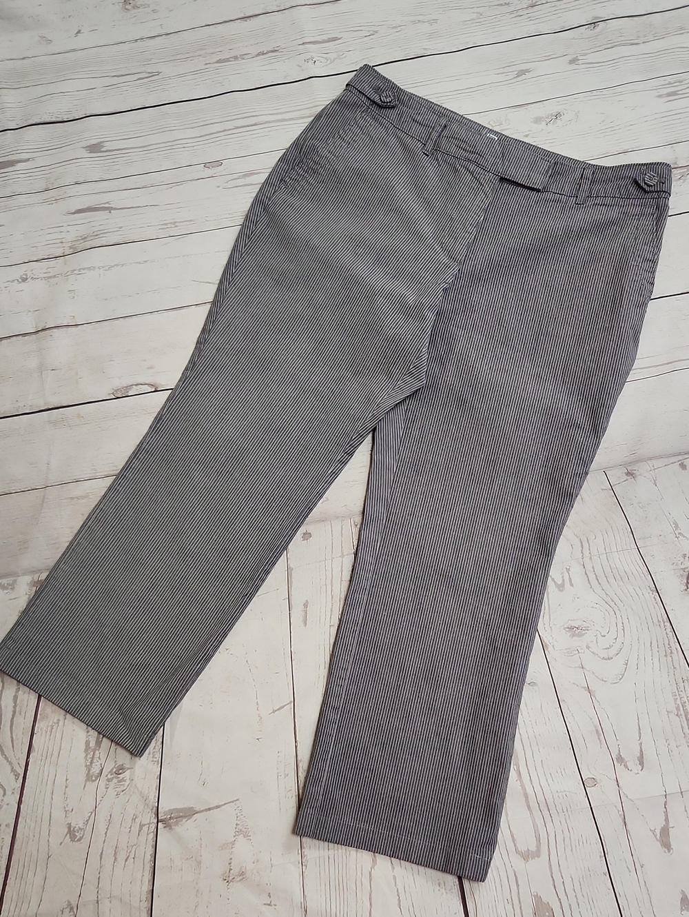 Liz Claiborne Charcoal & White Pinstripe Cropped Pants